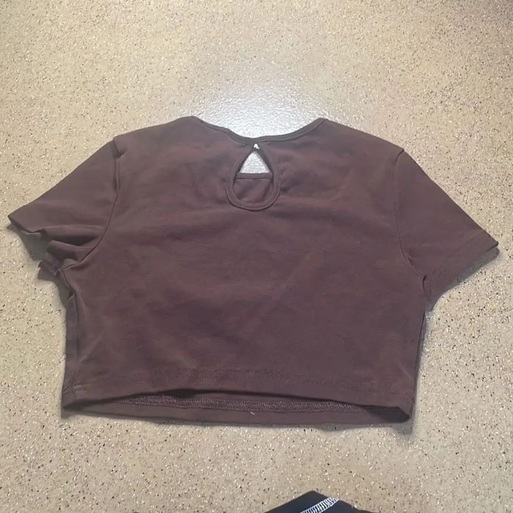 Bundle of 2 Cropped Jeweled Tops XS - Picture 4 of 9